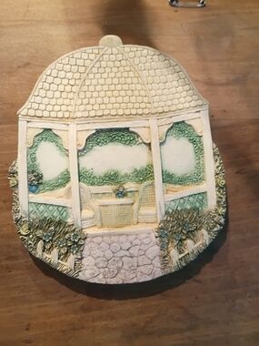Decorative Gazebo Wall Plaque in Cream and Green